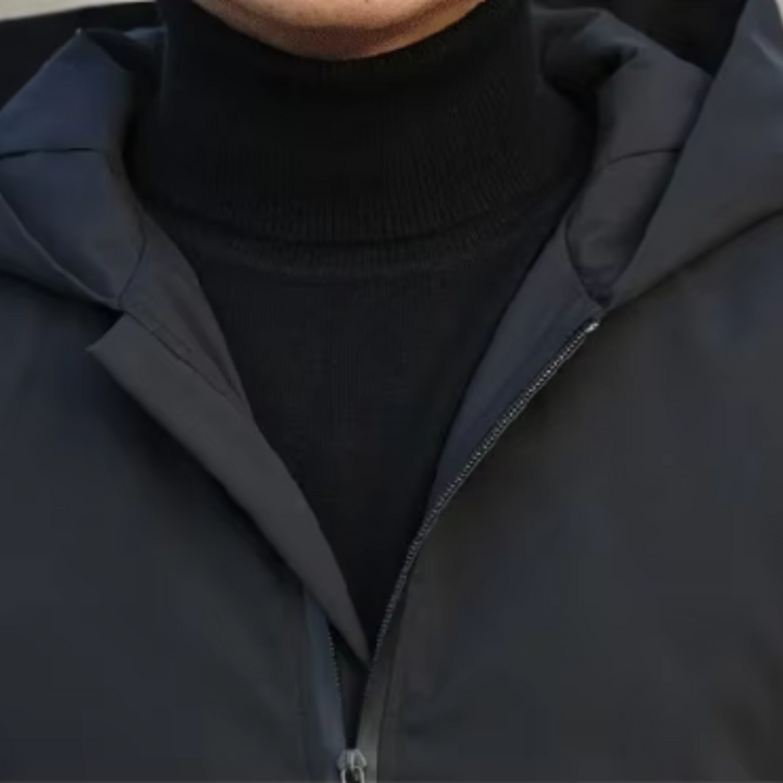 Gary – Sleek Hooded Windbreaker