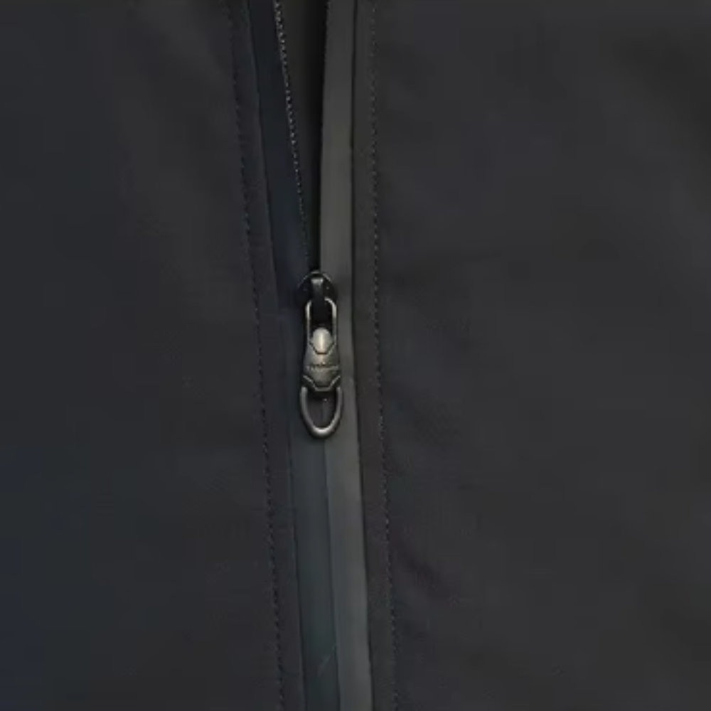Gary – Sleek Hooded Windbreaker