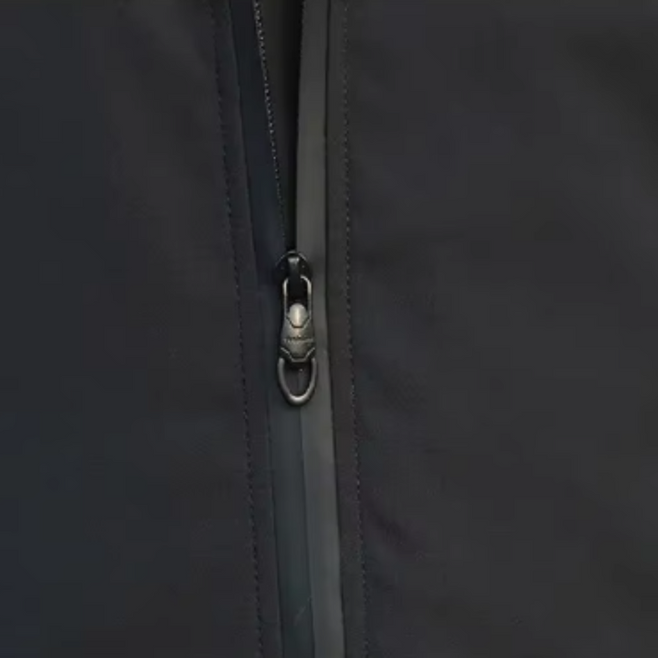 Gary – Sleek Hooded Windbreaker